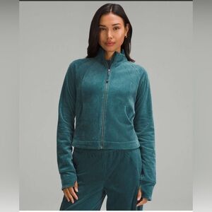 Lululemon 💚 RARE Scuba Track Jacket *Velvet Cord
Storm Teal
